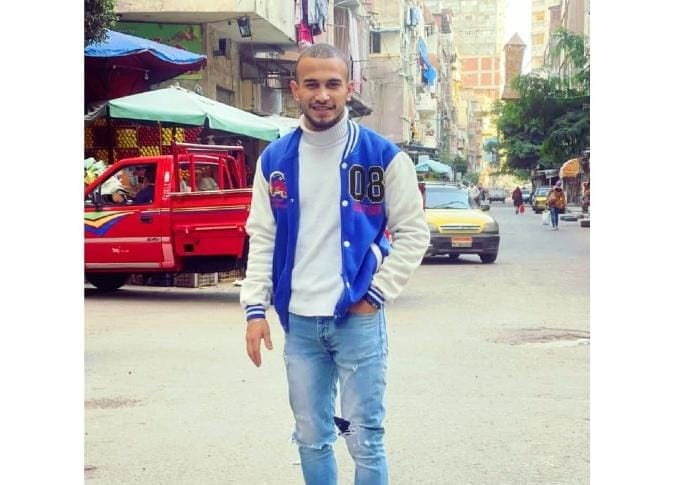 سحل عامل توصيل مصري في سموحة