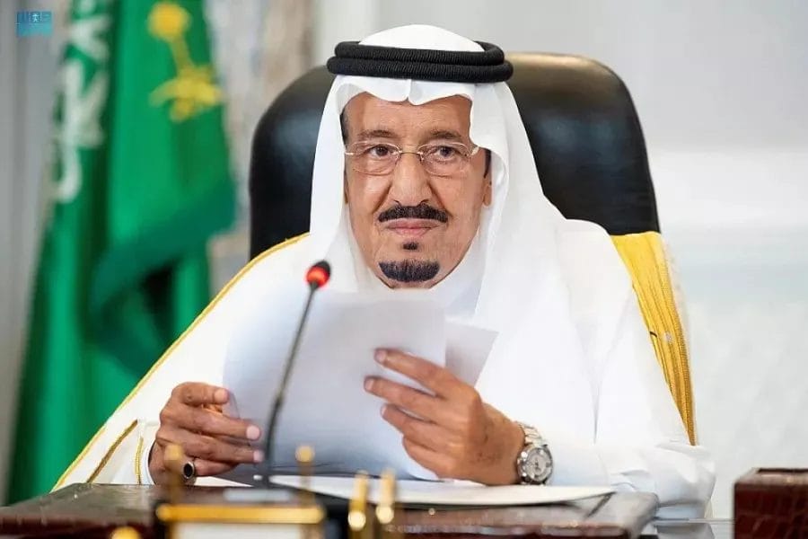 إعفاءات بالجملة لمسؤولين من مناصبهم بقرار من خادم الحرمين
