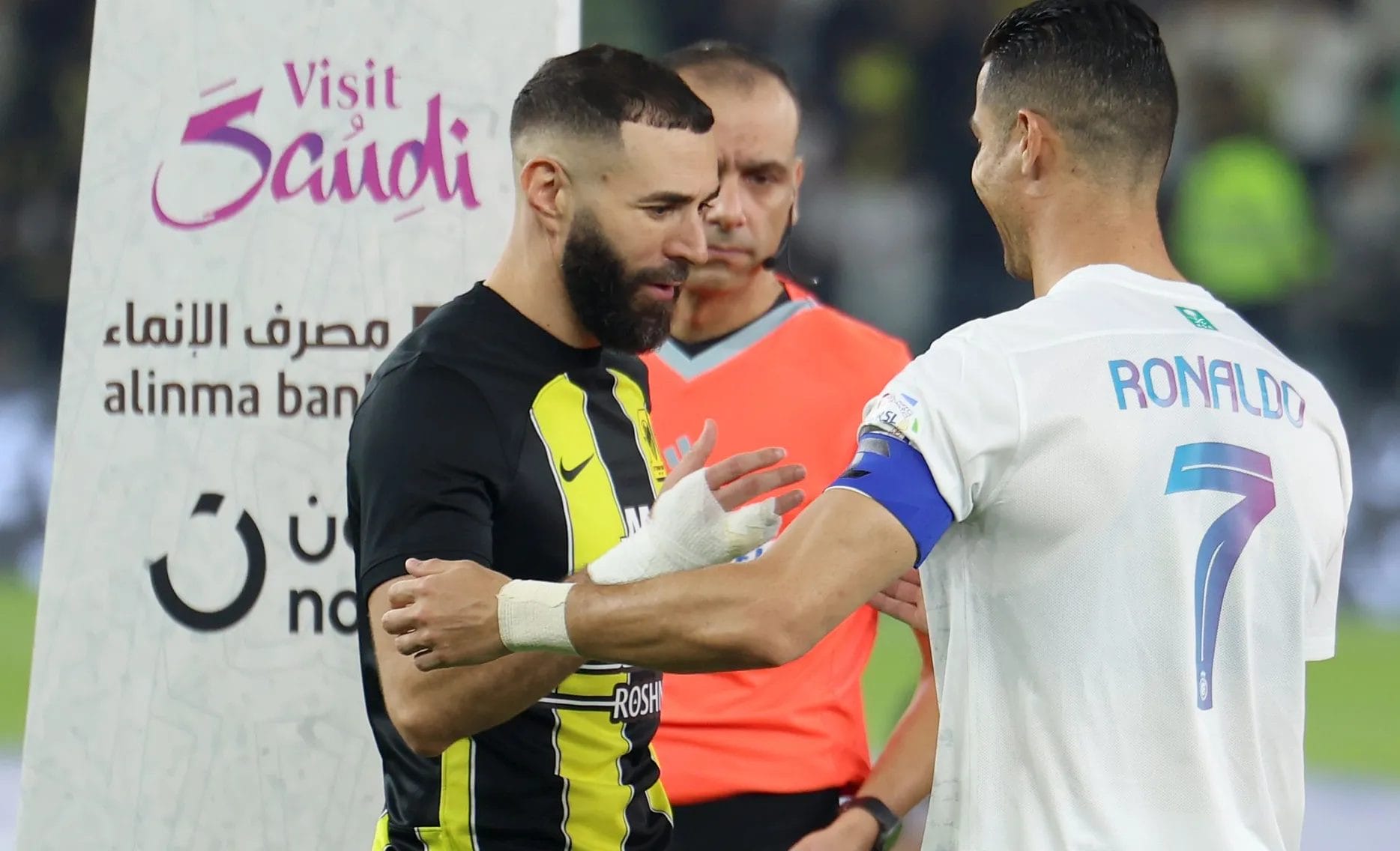 الحبسي يكشف هوية المحترف الأكثر إثارة لخوف حارس المرمى
