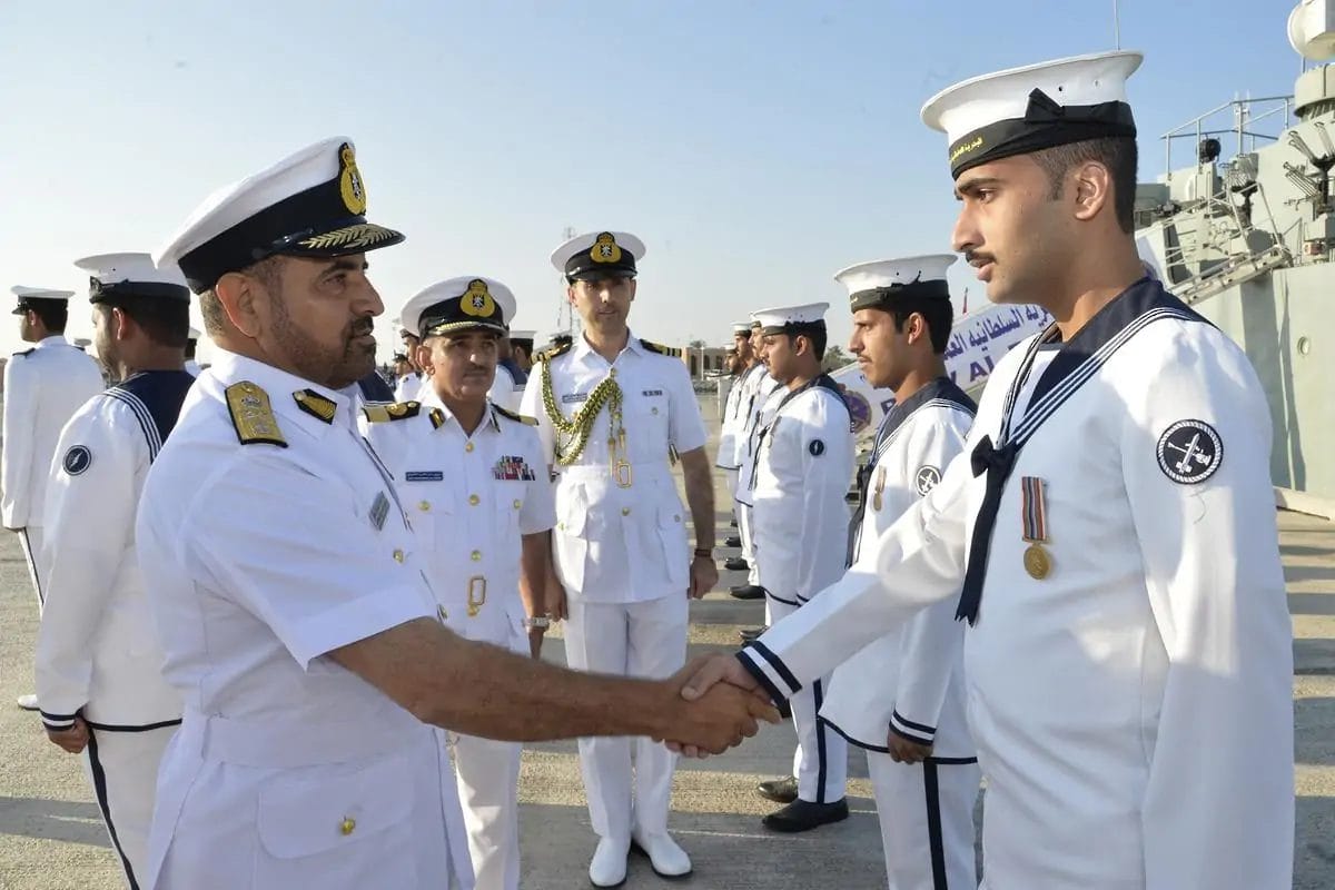 التسجيل في البحرية السلطانية العمانية