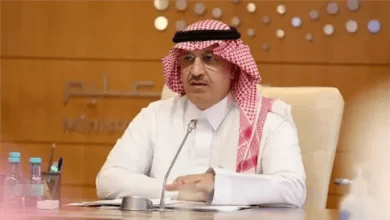 تسوية فورية لصرف فروقات رواتب موظفي التعليم